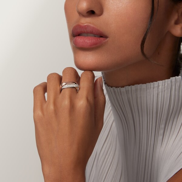 Trinity cushion ring, classic model, paved White gold, yellow gold, rose gold, diamonds