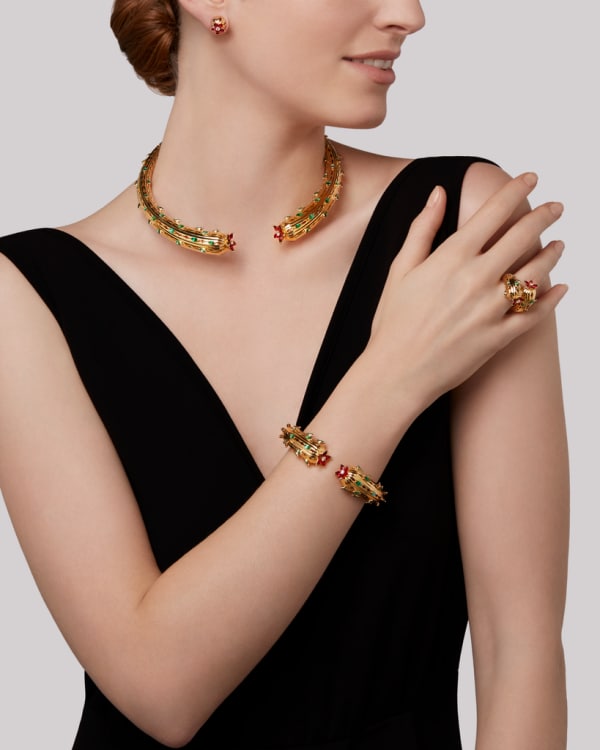 Cactus de Cartier手镯 黄金，祖母绿，红宝石，钻石