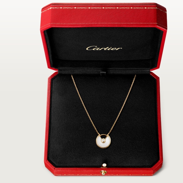 Amulette de Cartier项链，超小号款 黄金，钻石，白色珍珠母贝