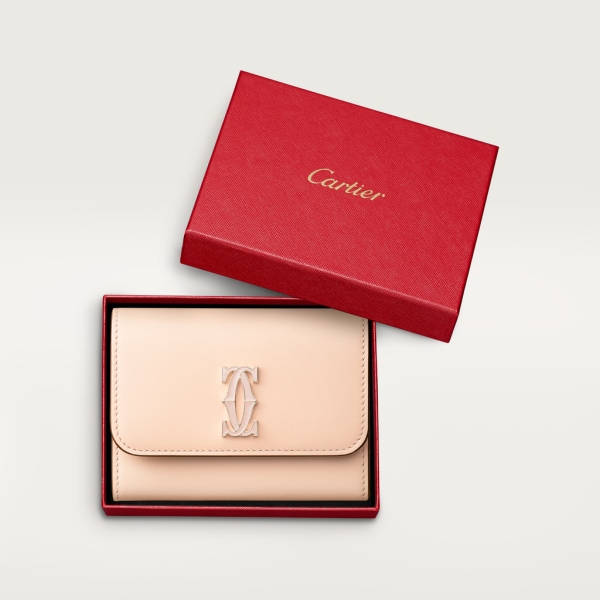 C de Cartier迷你皮夹 裸粉色小牛皮，镀金和裸粉色珐琅饰面