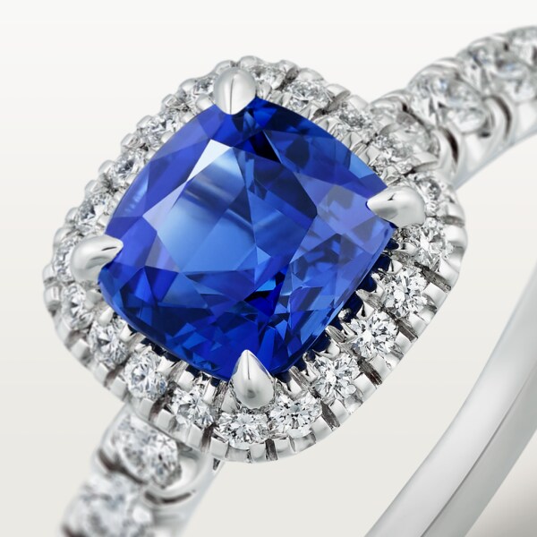 Cartier Destinée蓝宝石戒指，镶嵌枕形切割蓝宝石，铺镶钻石  铂金，蓝宝石，钻石