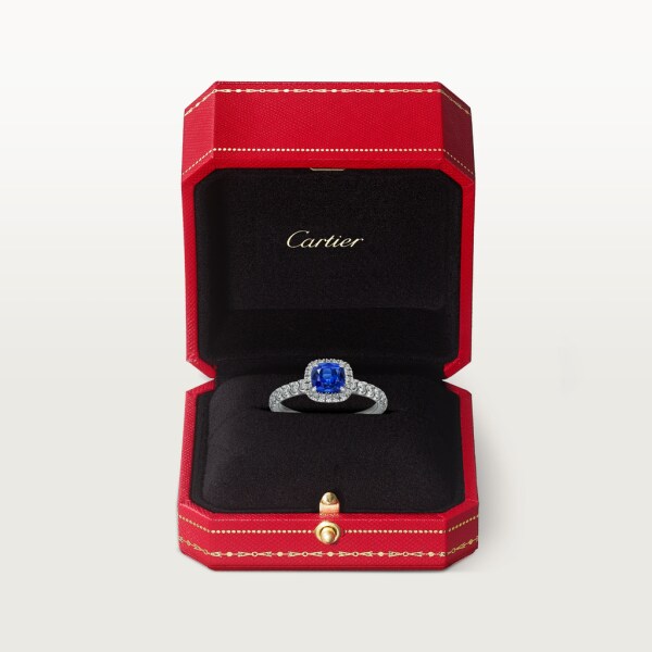 Cartier Destinée蓝宝石戒指，镶嵌枕形切割蓝宝石，铺镶钻石  铂金，蓝宝石，钻石