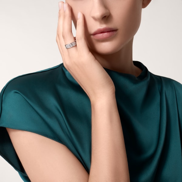 Love ring, classic model, paved, 6 diamonds White gold, diamonds