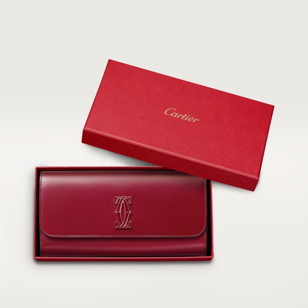 C de Cartier翻盖通用型皮夹 樱桃红色小牛皮，金色与樱桃红色珐琅饰面