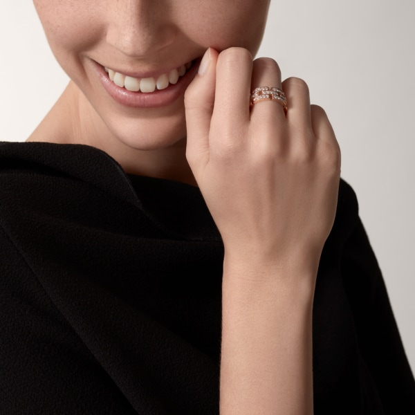 Maillon Panthère三排戒指，半铺镶钻石 玫瑰金，钻石