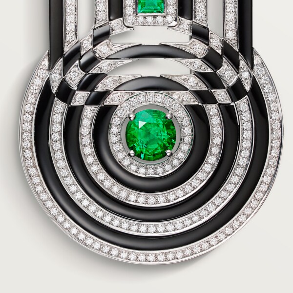 Brooch White gold, onyx, emerald, diamonds