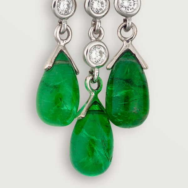 Panthère de Cartier earrings White gold, emeralds, onyx, diamonds