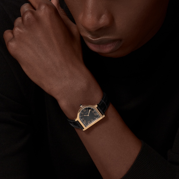 Cloche de Cartier腕表 大号表款，手动上链机芯，18K玫瑰金，皮表带