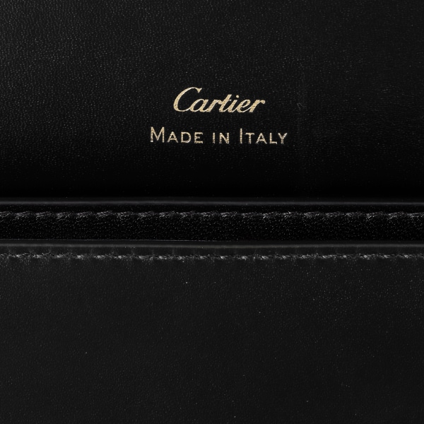 C de Cartier翻盖多卡片夹
 黑色小牛皮，金色和黑色珐琅饰面