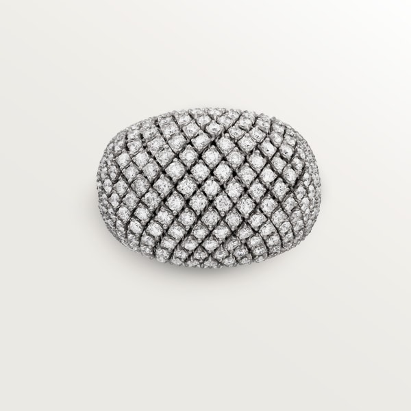 Coussin de Cartier ring White gold, diamonds