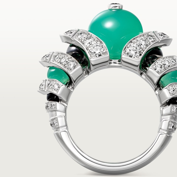 Geometry & Contrast ring White gold, chrysoprase, onyx, diamonds