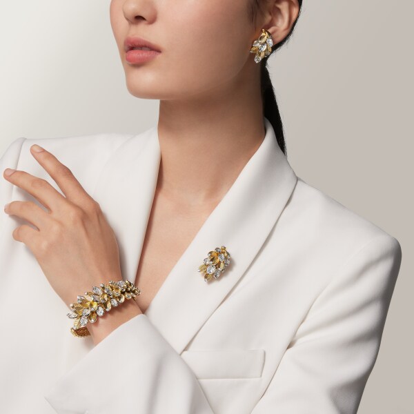 Grain de Café earrings, semi-paved Yellow gold, platinum, diamonds