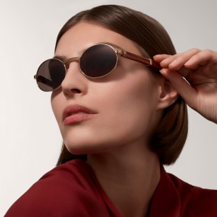 Première de Cartier太阳眼镜 抛光镀铂饰面金属，棕色木质，灰色玻璃