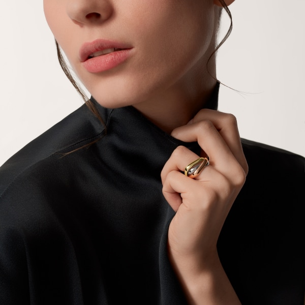 Trinity cushion ring, classic model White gold, yellow gold, rose gold