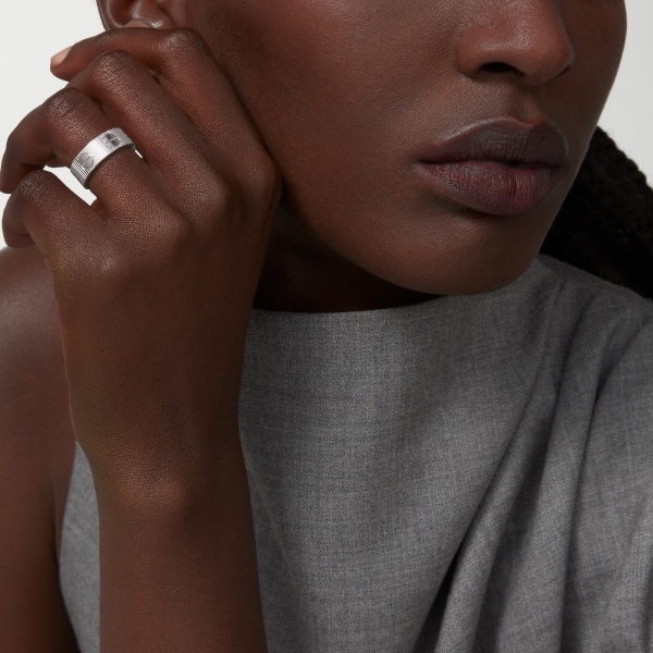 Love Unlimited Ring White gold
