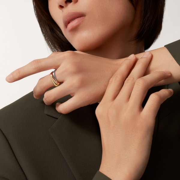 Trinity cushion ring, classic model White gold, yellow gold, rose gold