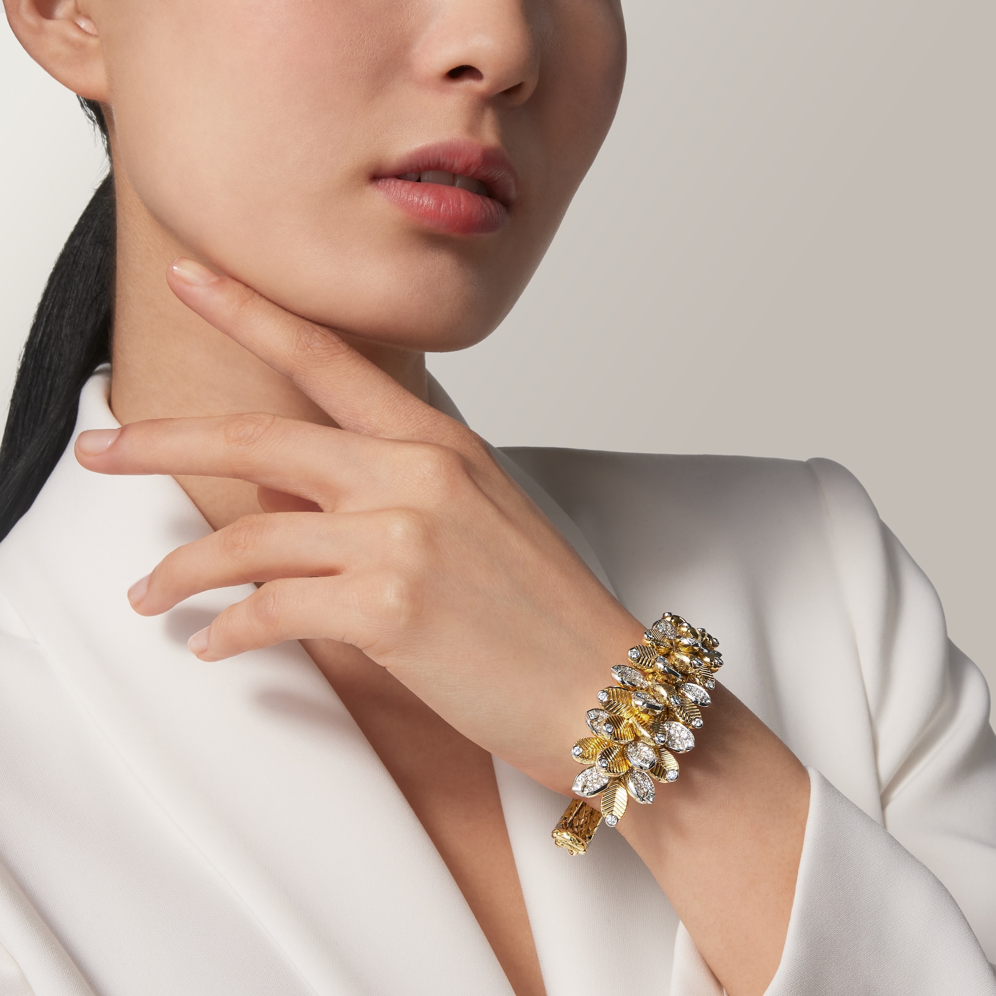Grain de Café bracelet Yellow gold, platinum, diamonds