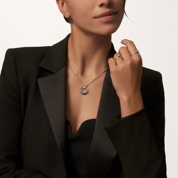 Trinity necklace, ceramic, diamonds White gold, ceramic, diamonds